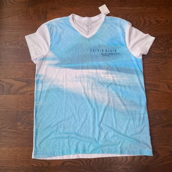 NWT Calvin Klein Blue and White V-Neck T-Shirt Sz.XL - Picture 1 of 8